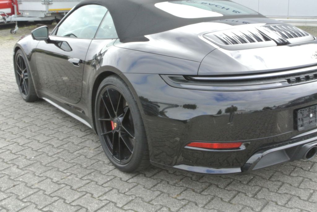 Porsche 992 2025