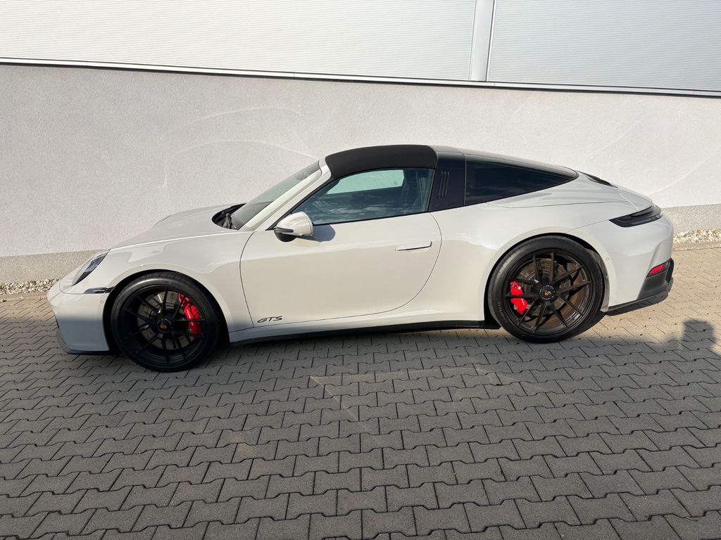 Porsche 992 2025