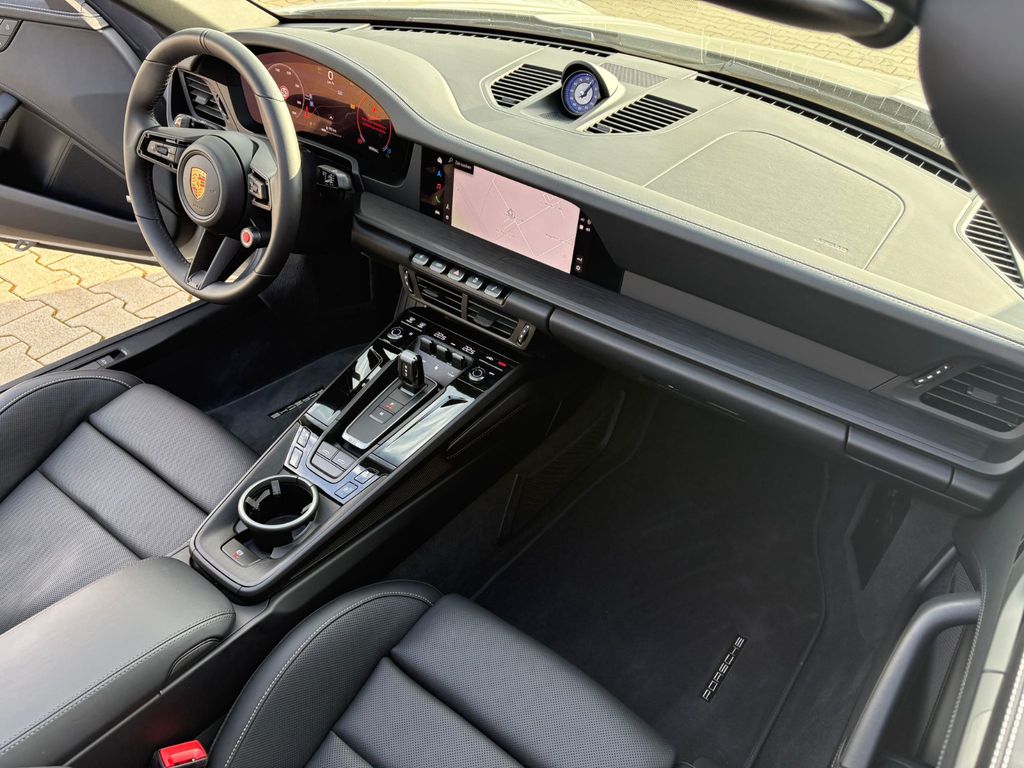 Porsche 992 2025