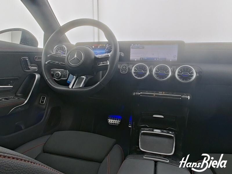 Mercedes-Benz CLA 200 2025