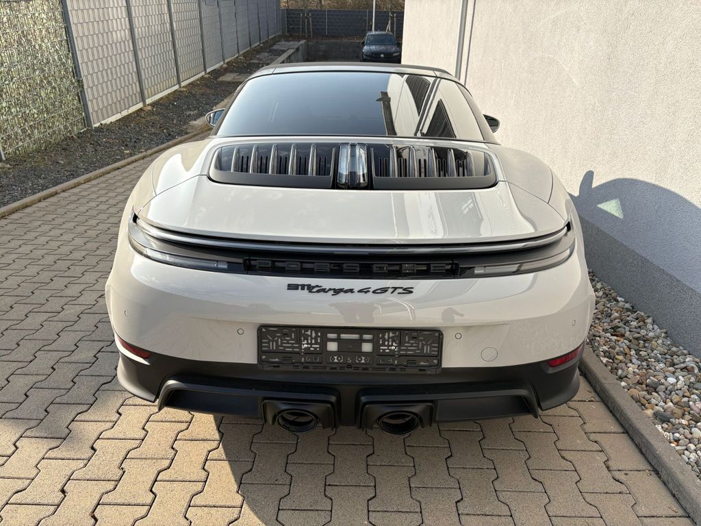 Porsche 992 2025