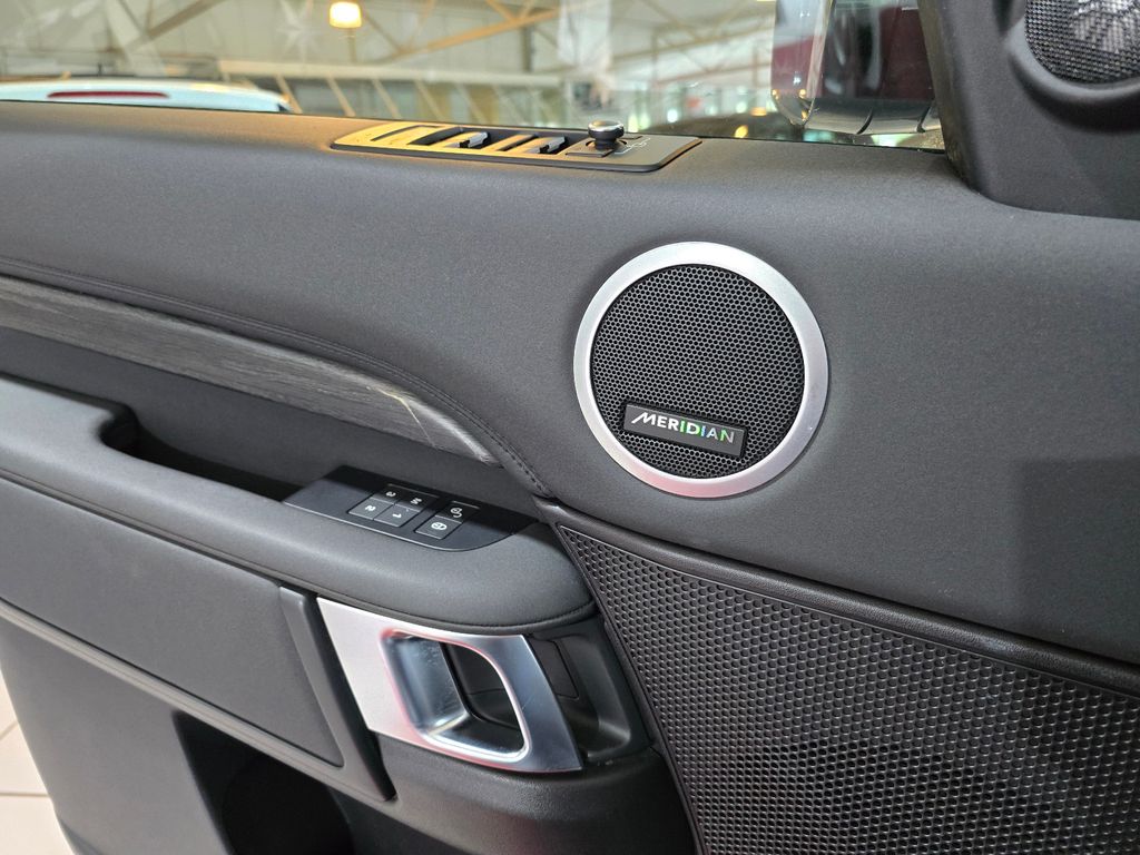 Land Rover Discovery 2019