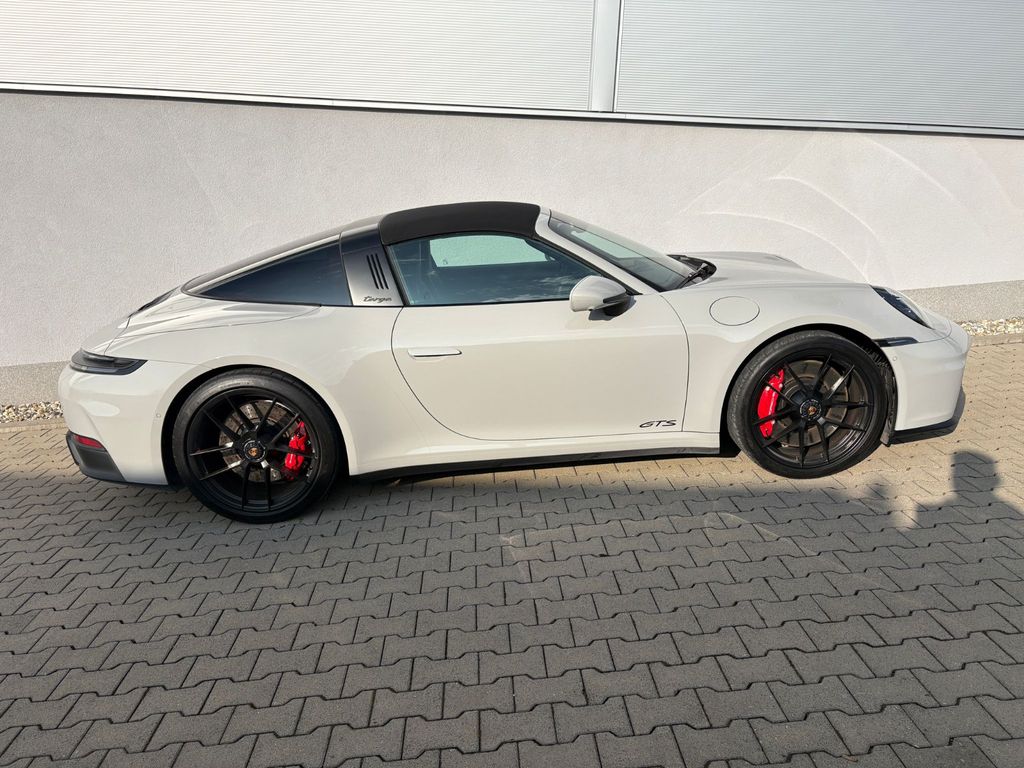 Porsche 992 2025