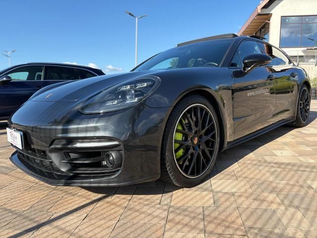 Porsche Panamera 2021