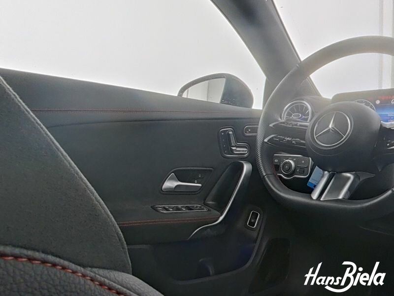 Mercedes-Benz CLA 200 2025