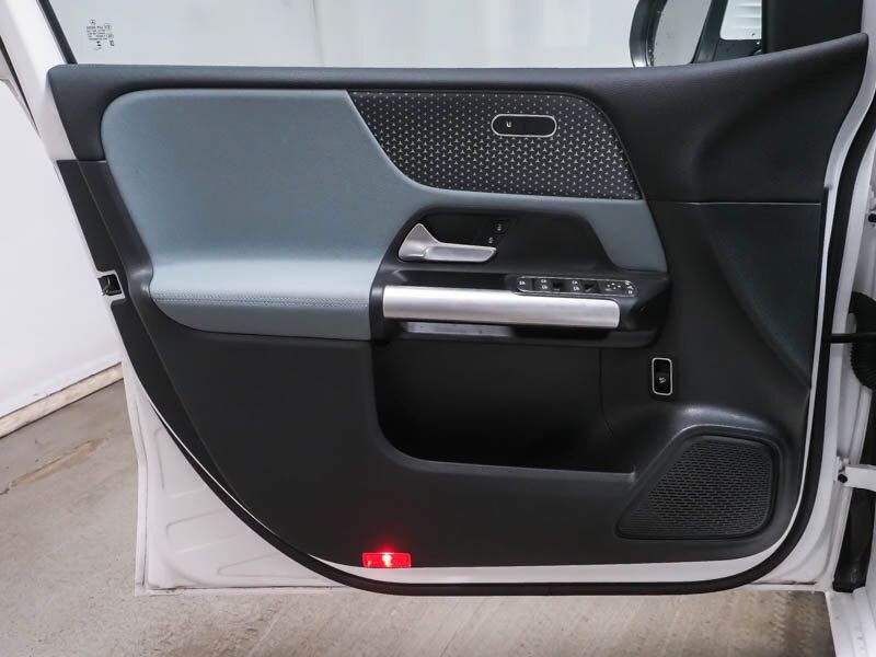 Mercedes-Benz B 220 2024