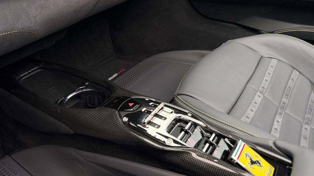 Ferrari 296 GTS 2023