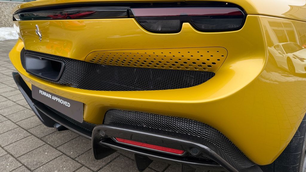 Ferrari 296 GTS 2023