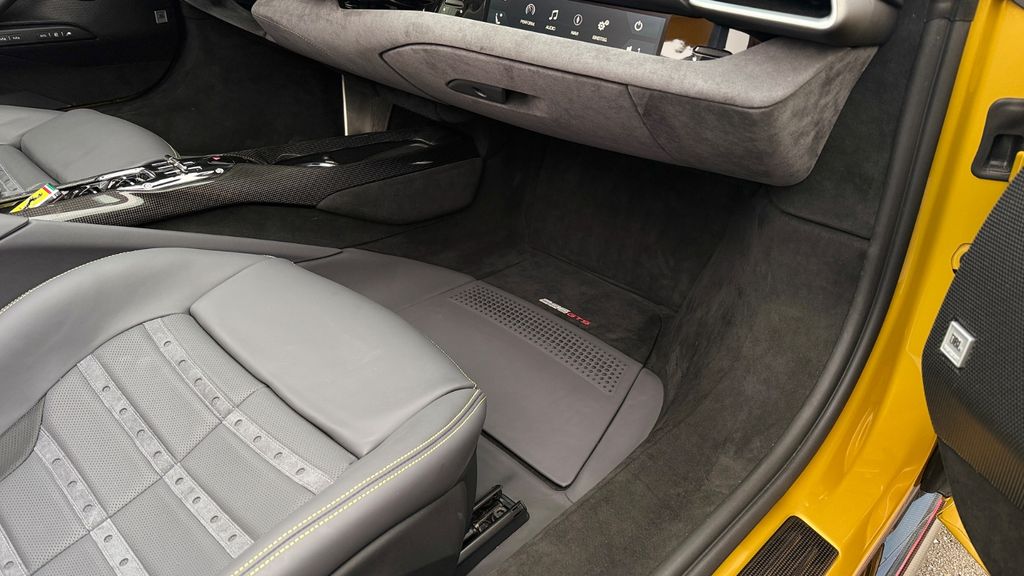 Ferrari 296 GTS 2023