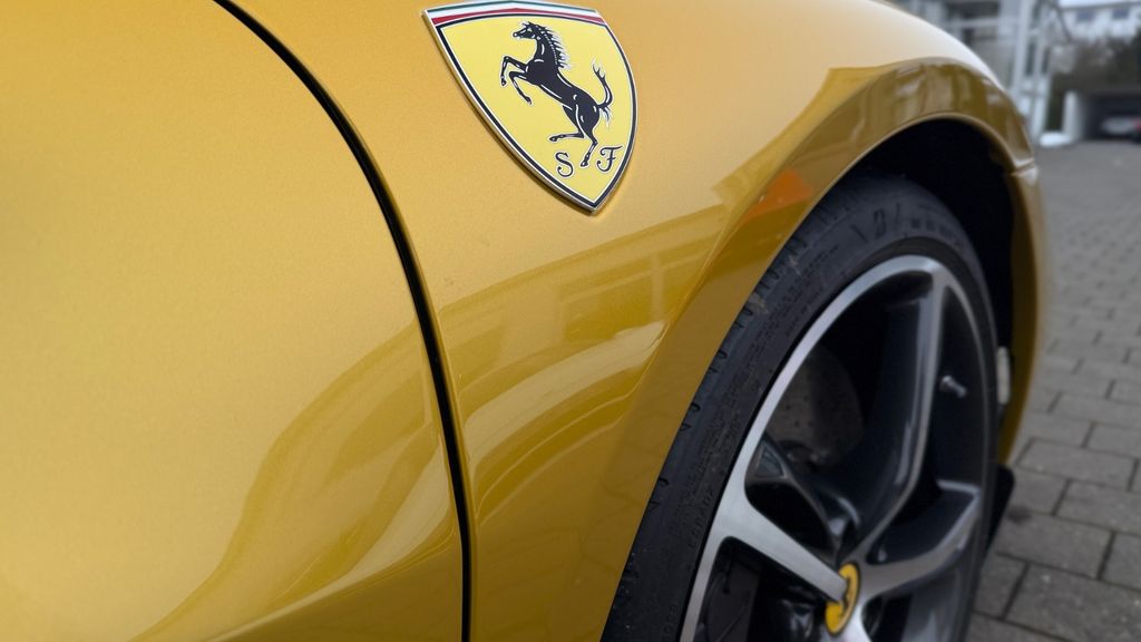 Ferrari 296 GTS 2023