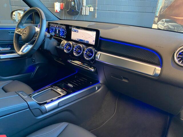 Mercedes-Benz EQB 2024