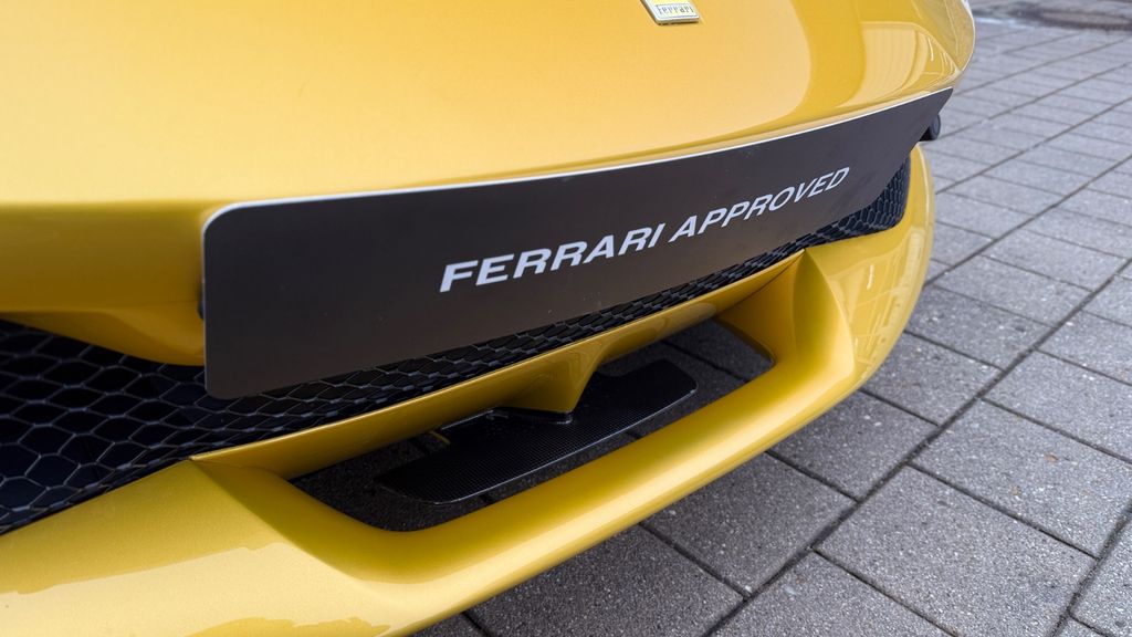 Ferrari 296 GTS 2023