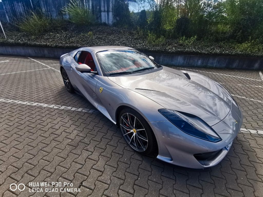 Ferrari 812 2024