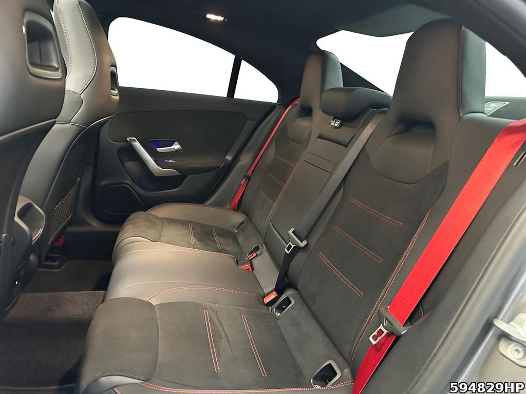 Mercedes-Benz CLA 35 AMG 2024
