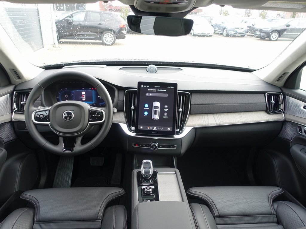 Volvo XC90 2025