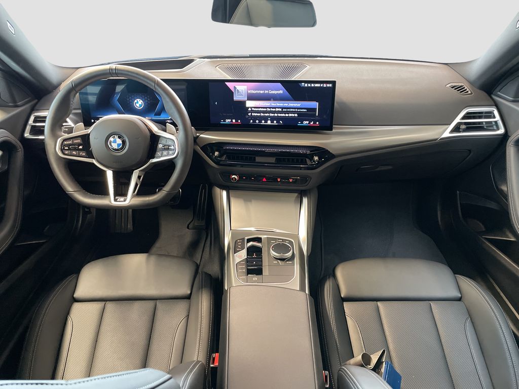 BMW 220 2025