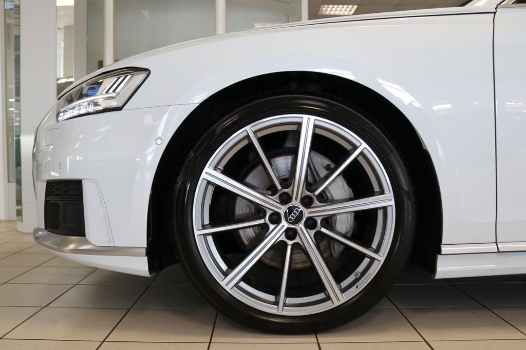Audi A8 2021