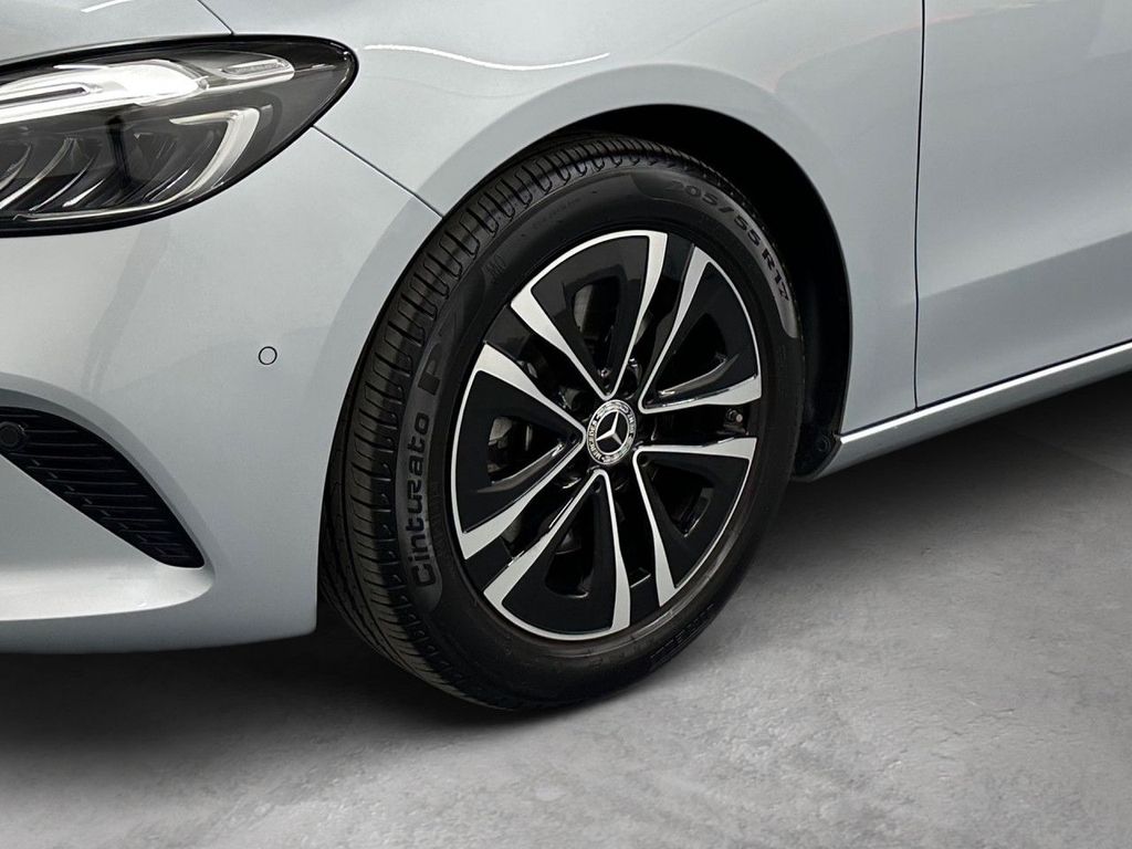 Mercedes-Benz B 220 2025