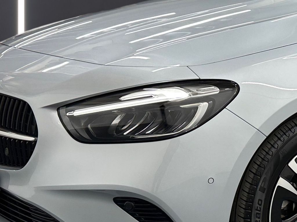 Mercedes-Benz B 220 2025