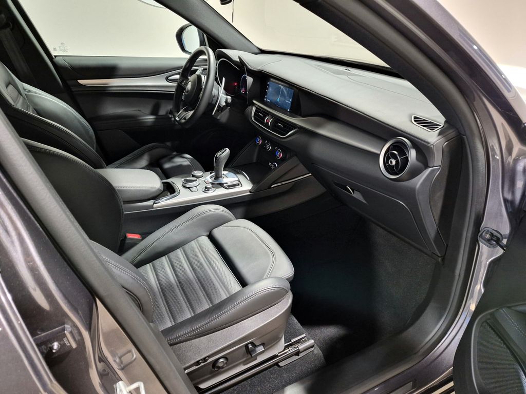 Alfa Romeo Stelvio 2024