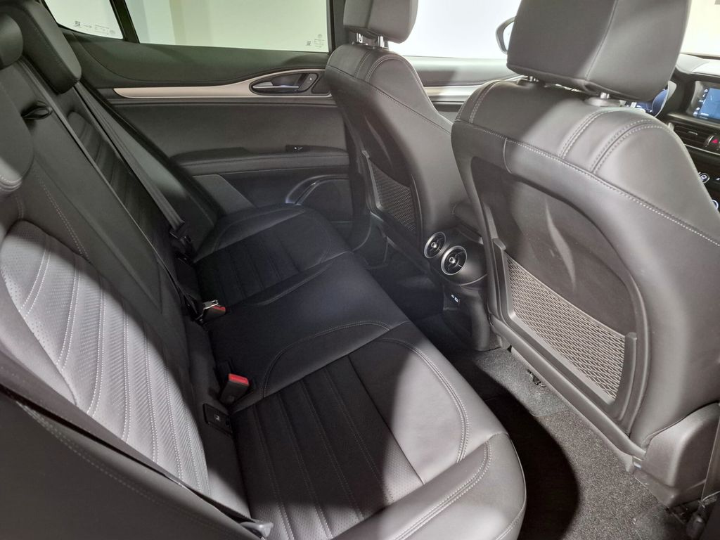 Alfa Romeo Stelvio 2024