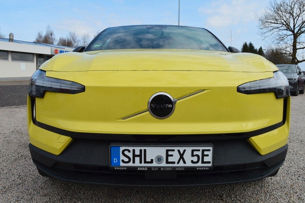Volvo EX30 2024