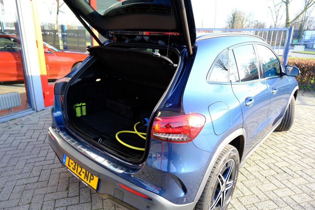 Mercedes-Benz EQA 2021