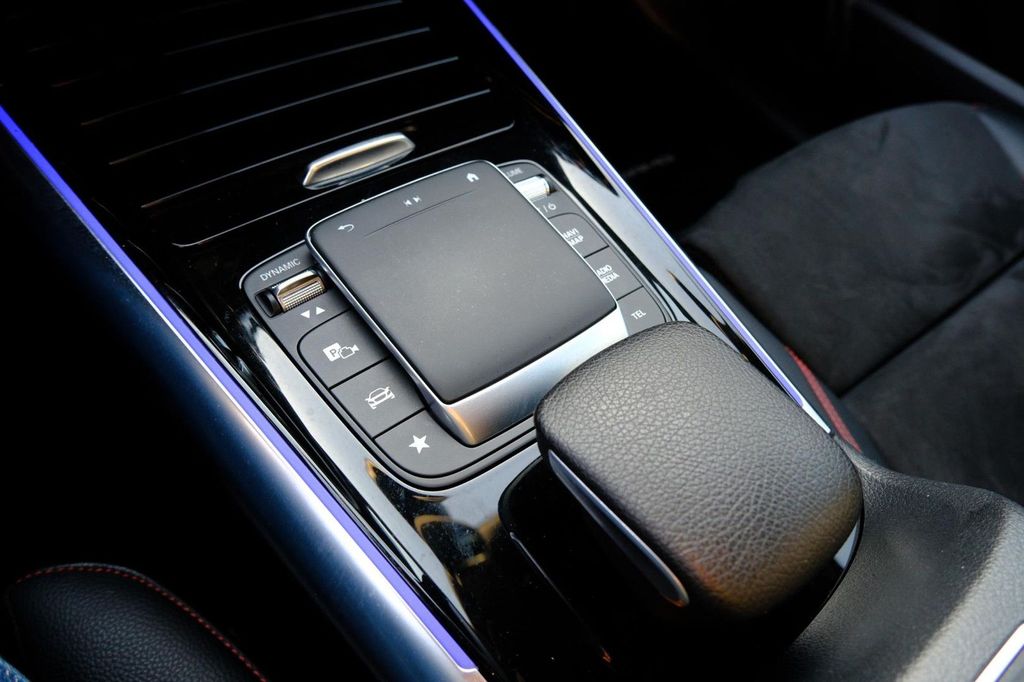 Mercedes-Benz EQA 2021