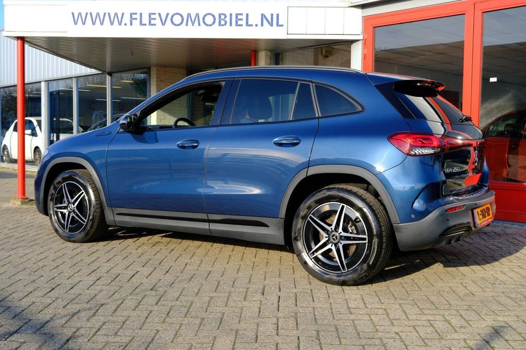 Mercedes-Benz EQA 2021