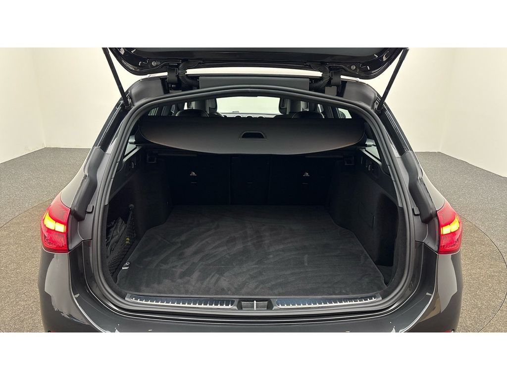Mercedes-Benz C 300 2025