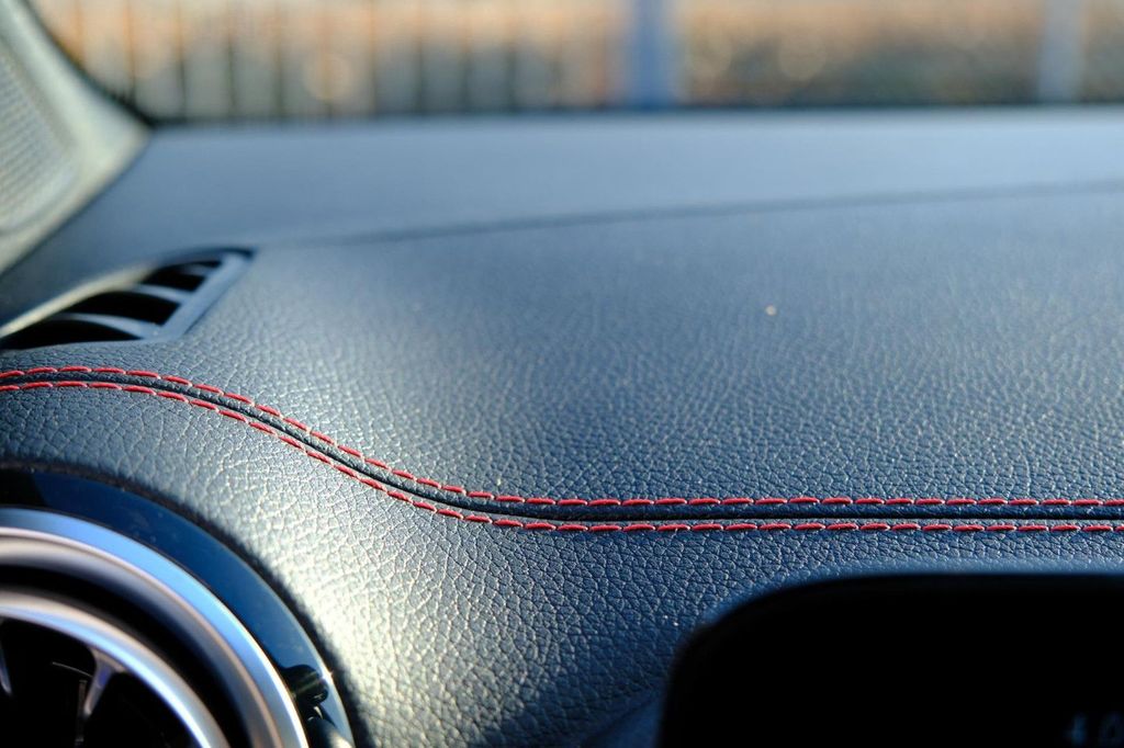 Mercedes-Benz EQA 2021