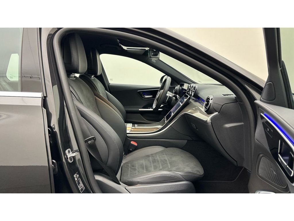 Mercedes-Benz C 300 2025