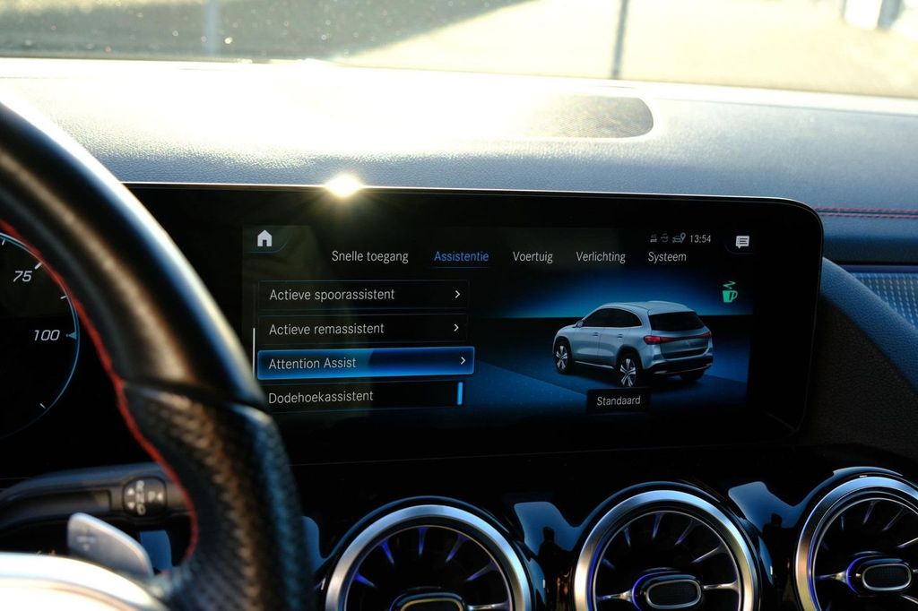 Mercedes-Benz EQA 2021