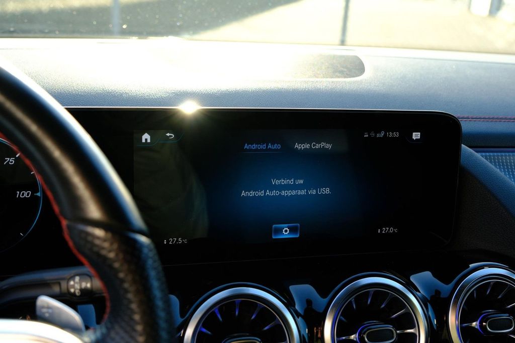 Mercedes-Benz EQA 2021