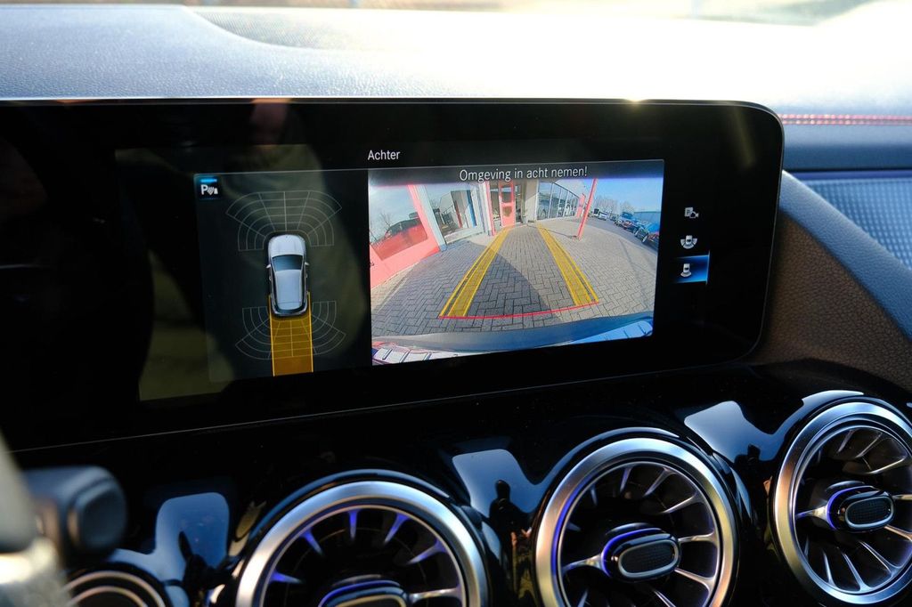 Mercedes-Benz EQA 2021