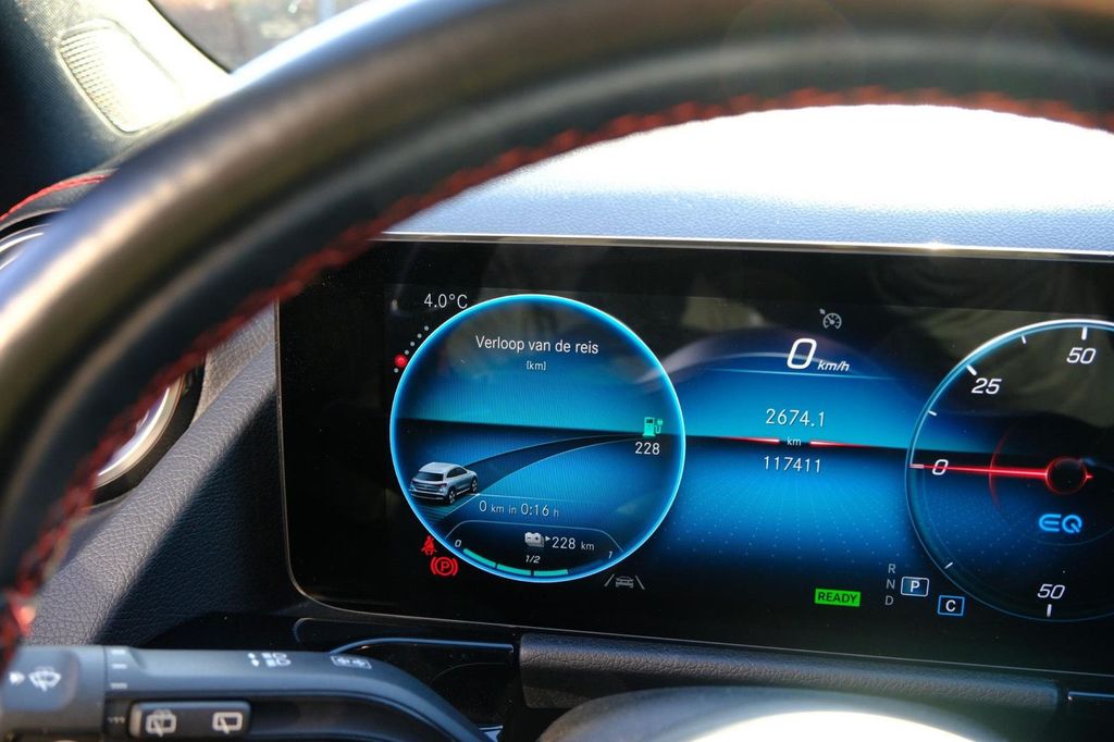 Mercedes-Benz EQA 2021