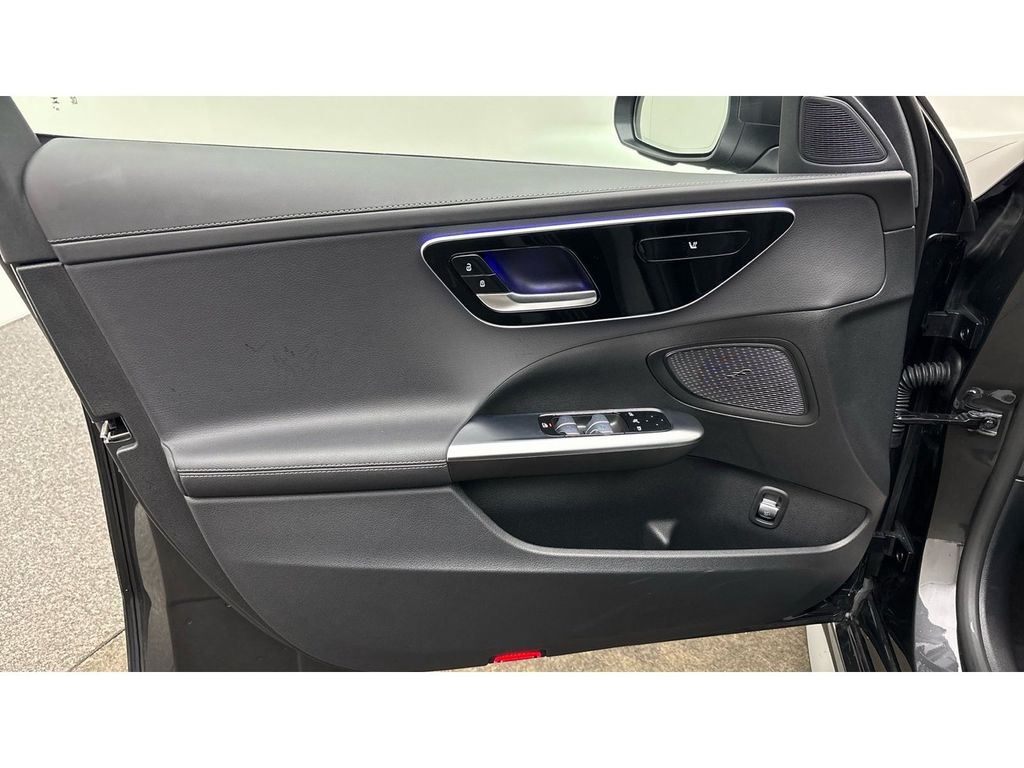 Mercedes-Benz C 300 2025