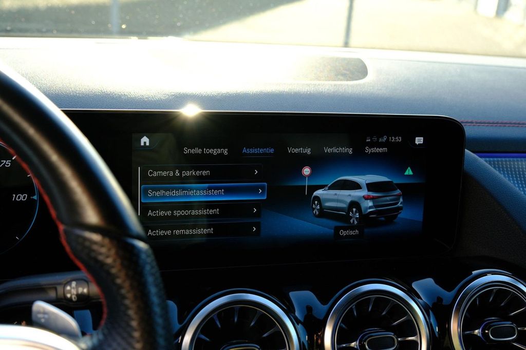 Mercedes-Benz EQA 2021