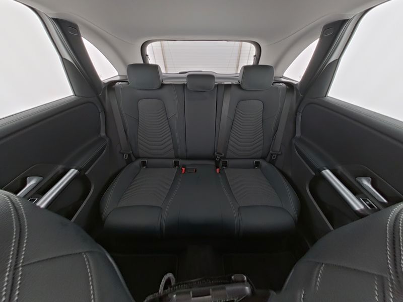 Mercedes-Benz B 250 2025