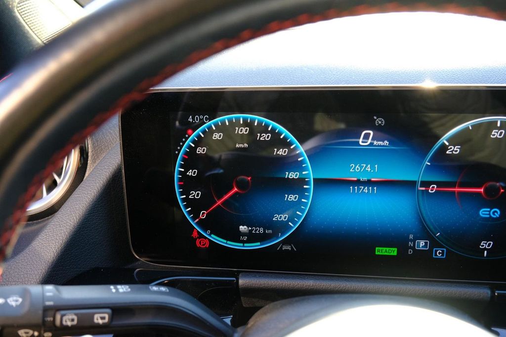 Mercedes-Benz EQA 2021