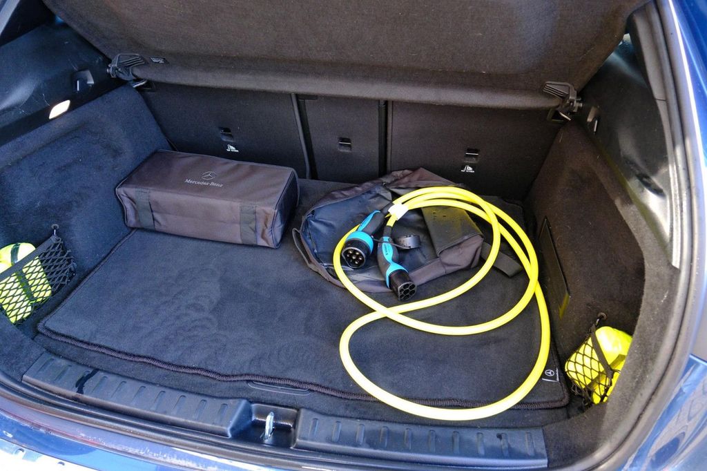 Mercedes-Benz EQA 2021