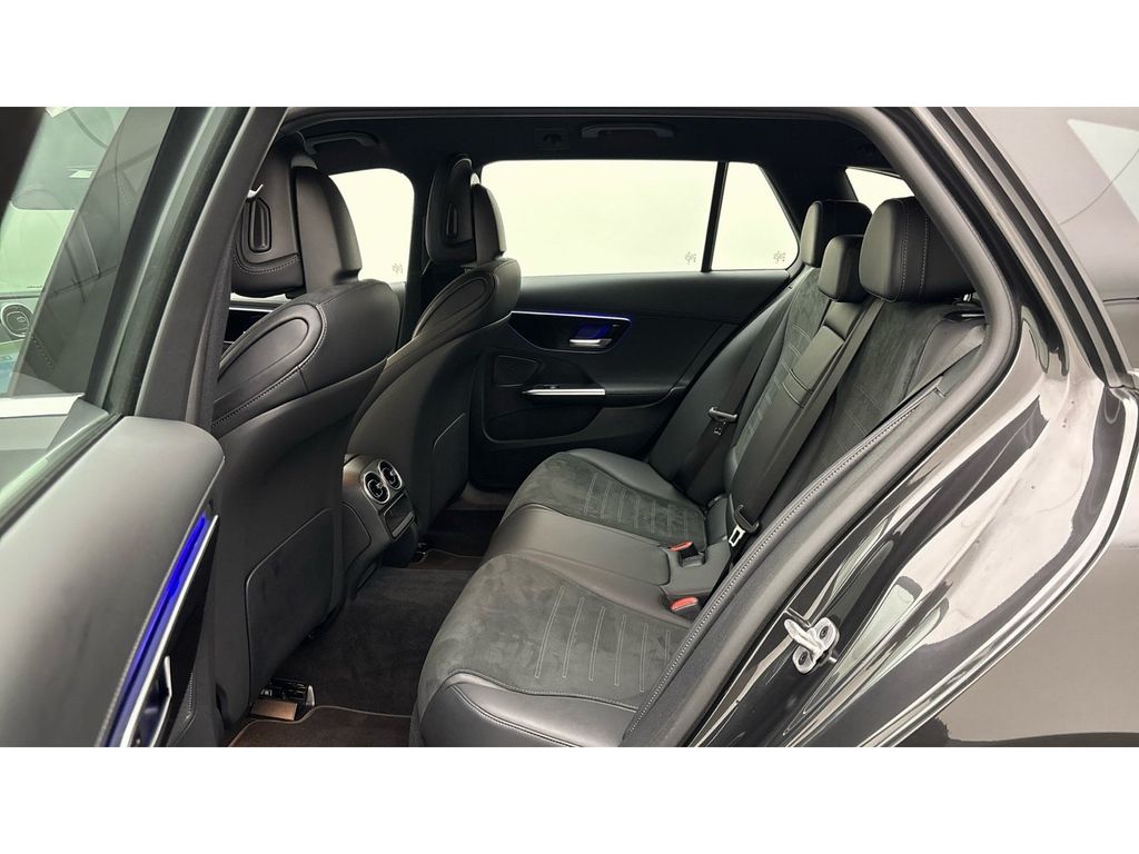 Mercedes-Benz C 300 2025