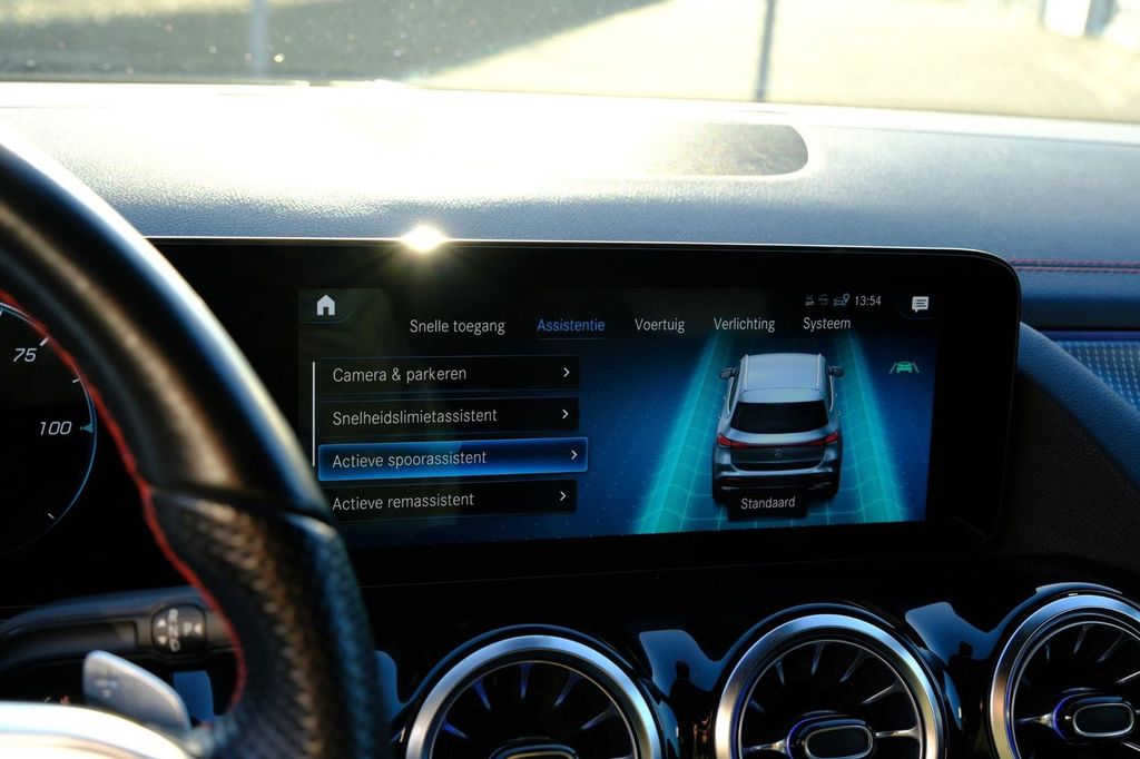 Mercedes-Benz EQA 2021