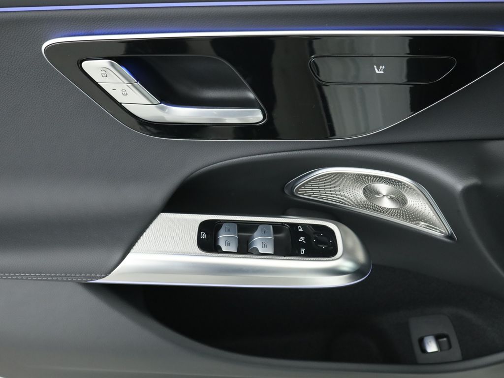 Mercedes-Benz E 200 2025