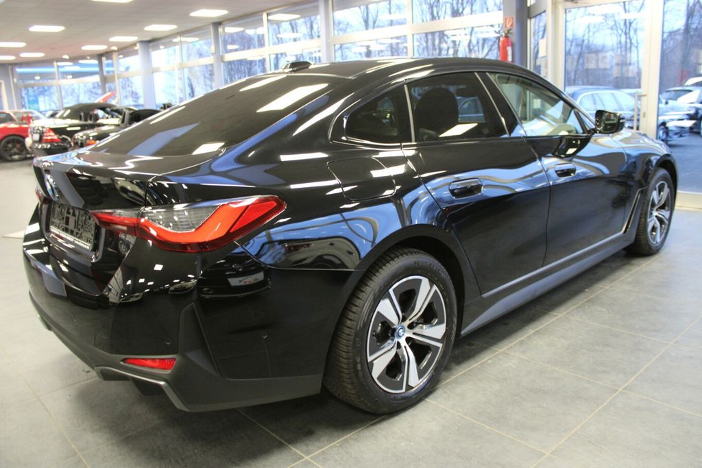 BMW i4 2023