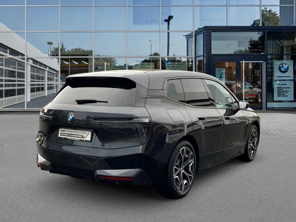 BMW iX 2022