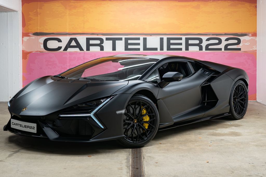 Lamborghini Revuelto