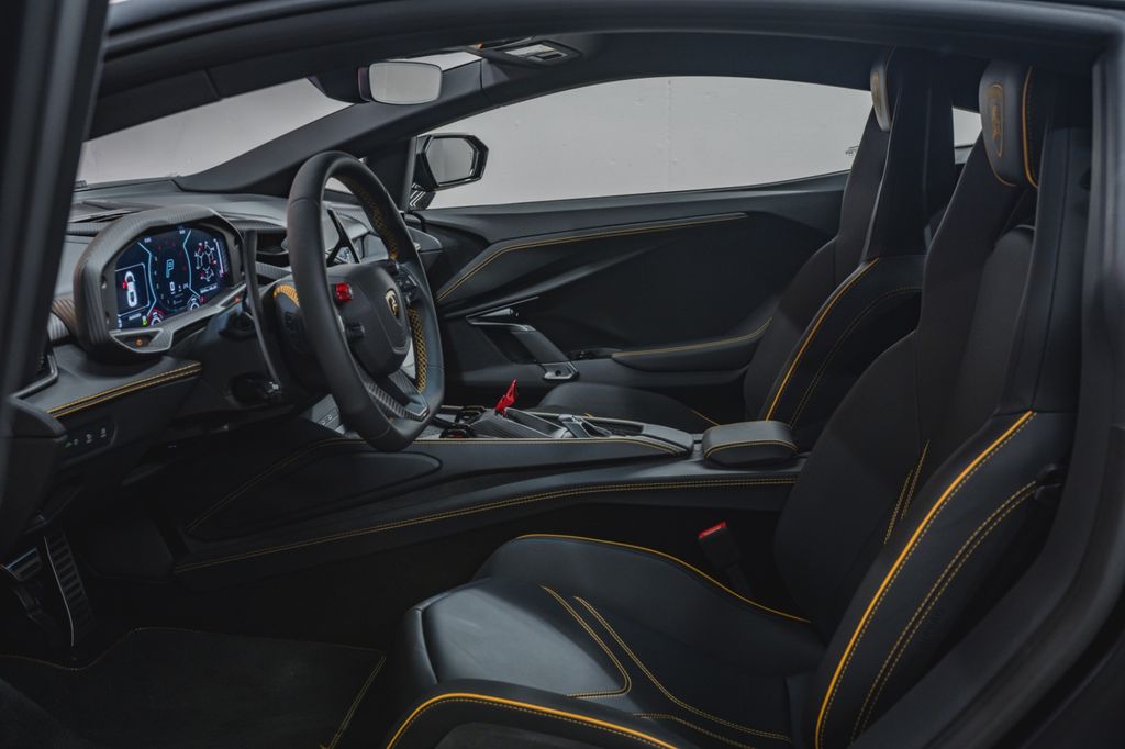 Lamborghini Revuelto