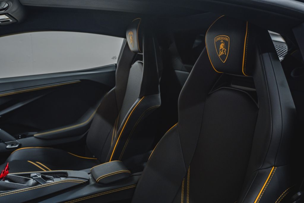 Lamborghini Revuelto