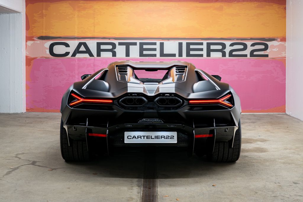 Lamborghini Revuelto